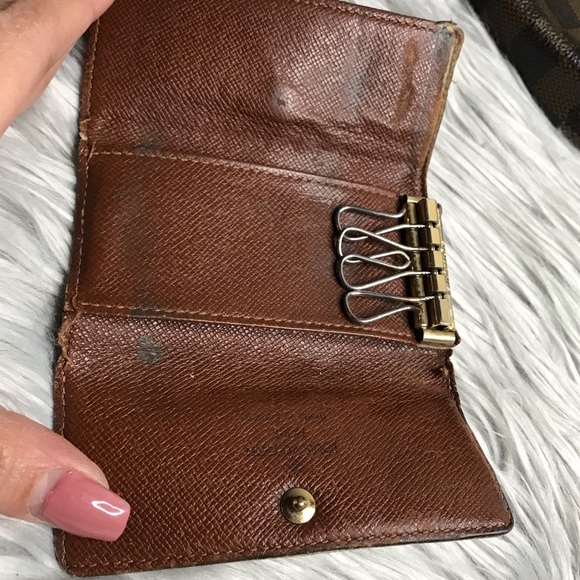 AUTH Louis Vuitton 4-Key Holder TH1001 - Picture 5 of 8